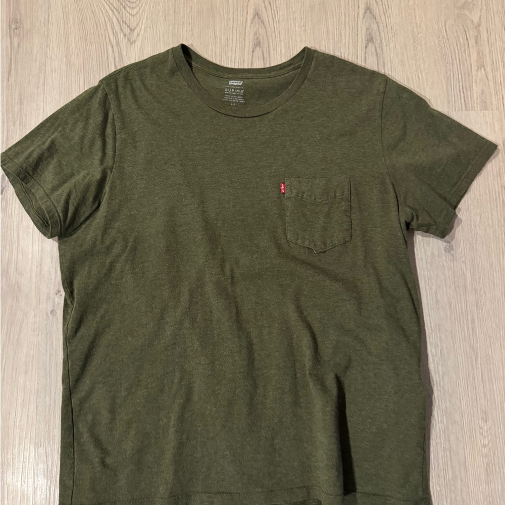 Levi's Men's Olive Green T-Shirt